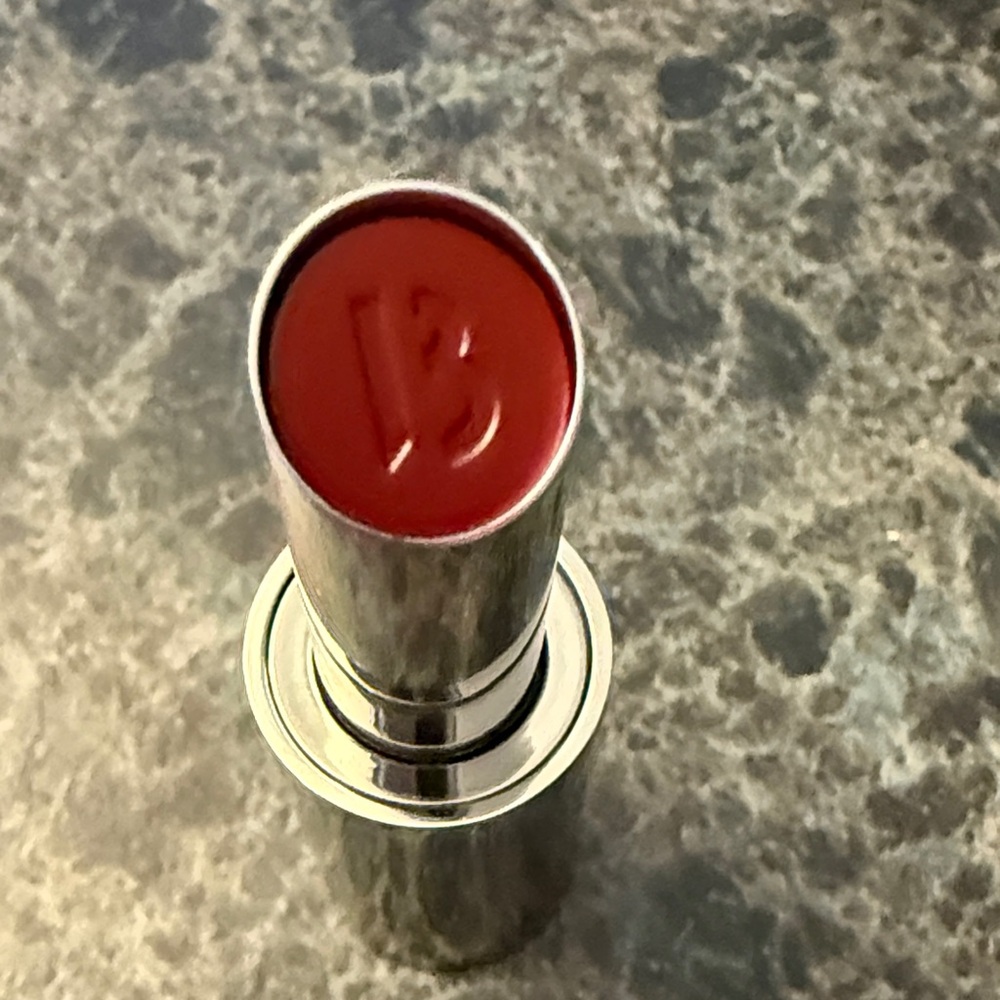 Byredo Mad Red Matte Lipstick — with magnetic cap - Picture 4 of 4